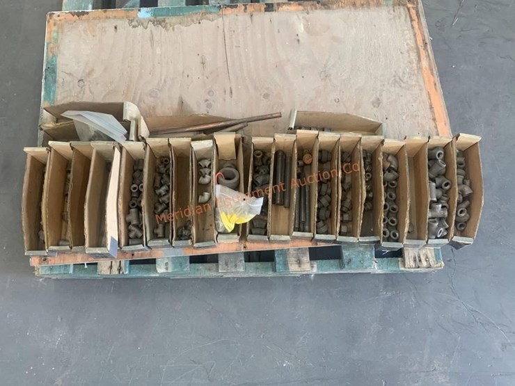 pallet--assorted-pipe-fittings-image-1