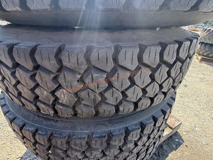 4--10r22.5-truck-tires-w/-rims-image-9