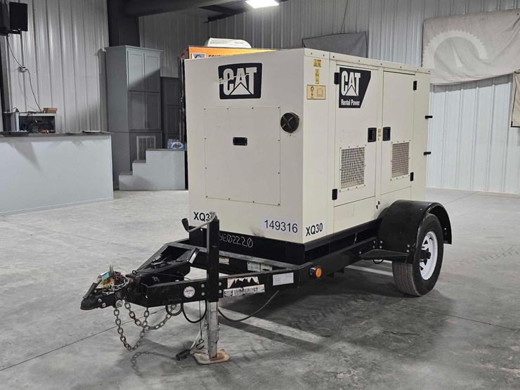 2015-caterpillar-xq30-image-3