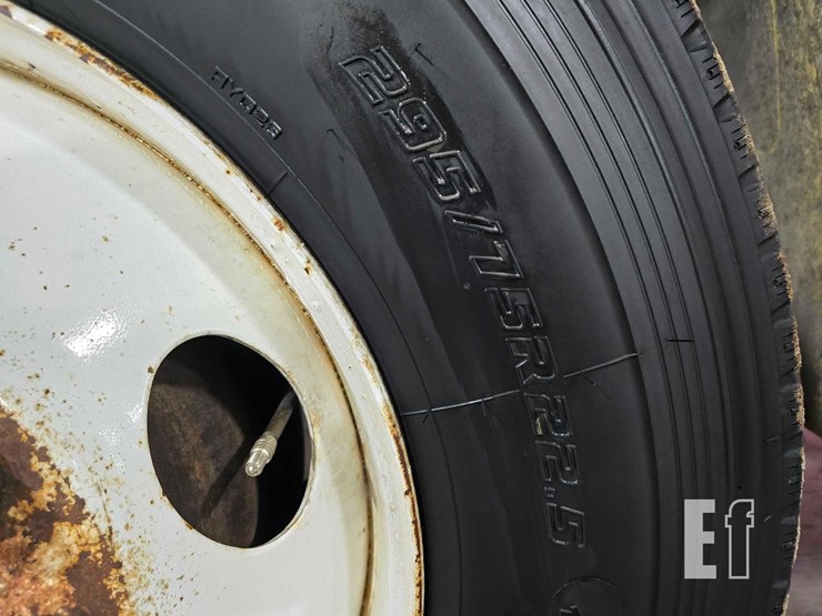 2011-international-durastar-4300-image-24