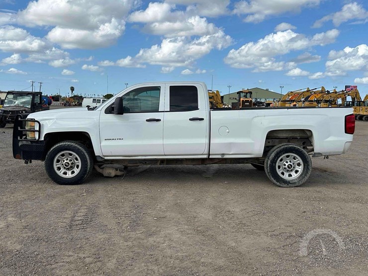 2015-chevrolet-silverado-2500hd-image-5