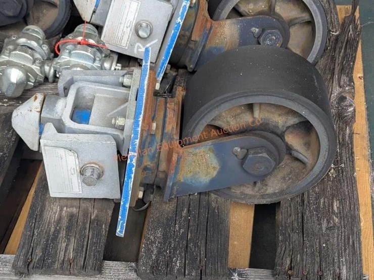 4--tandemloc-container-casters-w/-locks-image-10
