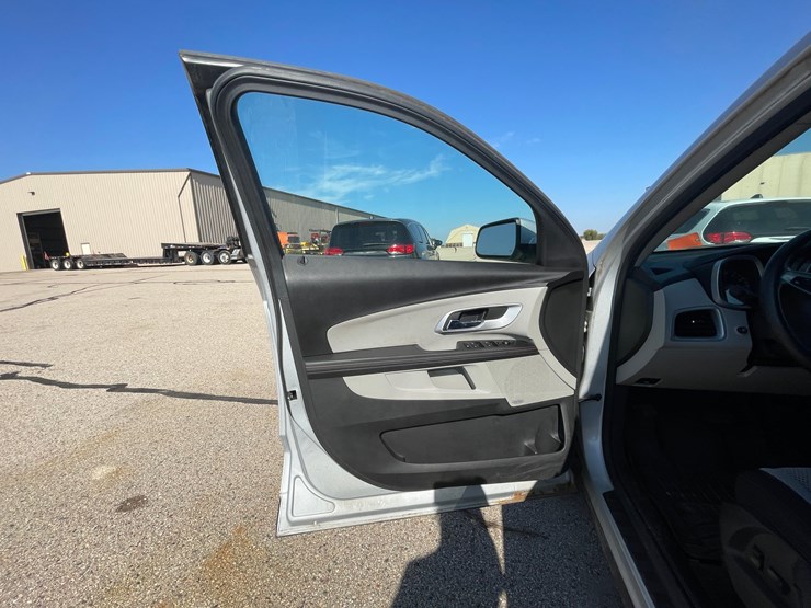 #1530-•-2011-chevy-lt-awd-equinox-suv-(has-wi-title)-image-30