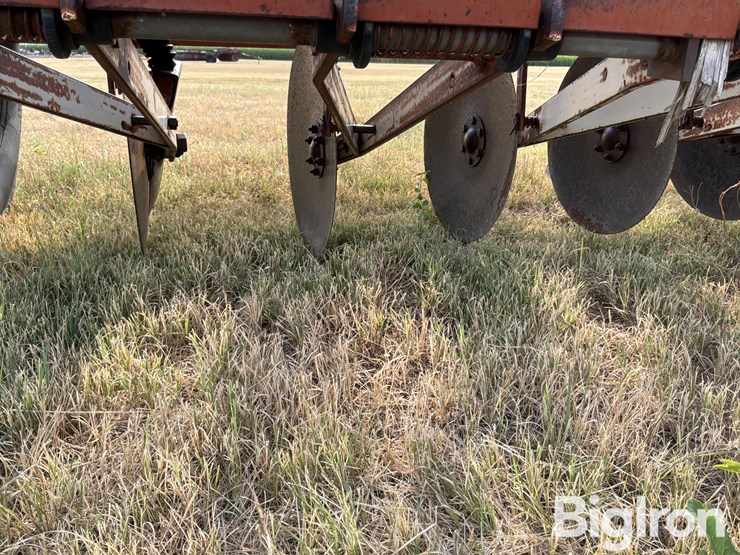 international-510-disc-drill-image-16
