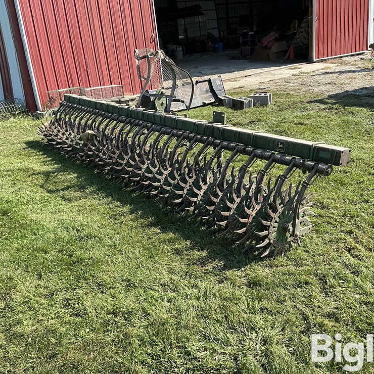 John Deere 415 15' Rotary Hoe