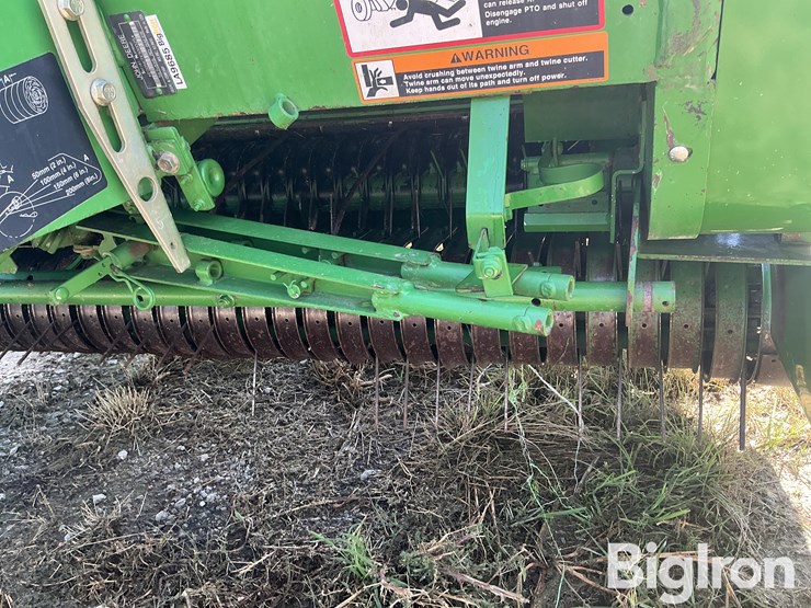 2004-john-deere-567-megawide-round-baler-image-13