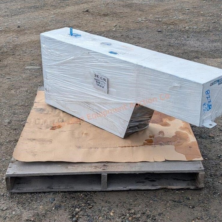 ~25 Gallon Wheel Well Diesel Fuel Tank