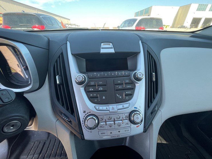 #1530-•-2011-chevy-lt-awd-equinox-suv-(has-wi-title)-image-5