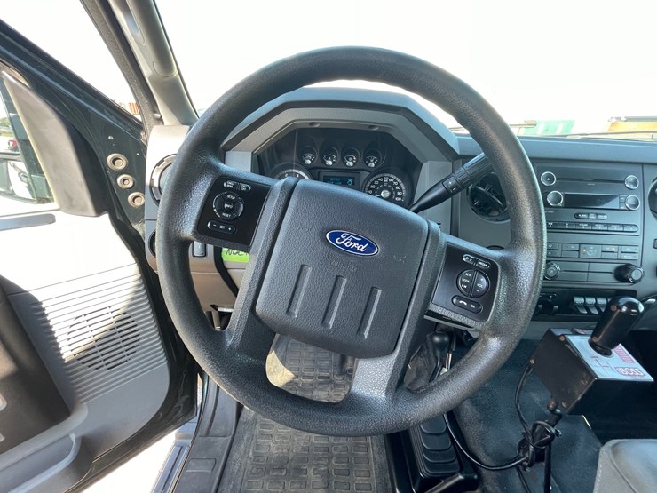 #1532-•-2016-ford-f-450-baby-dump-plow-truck-(has-wi-title)-image-7