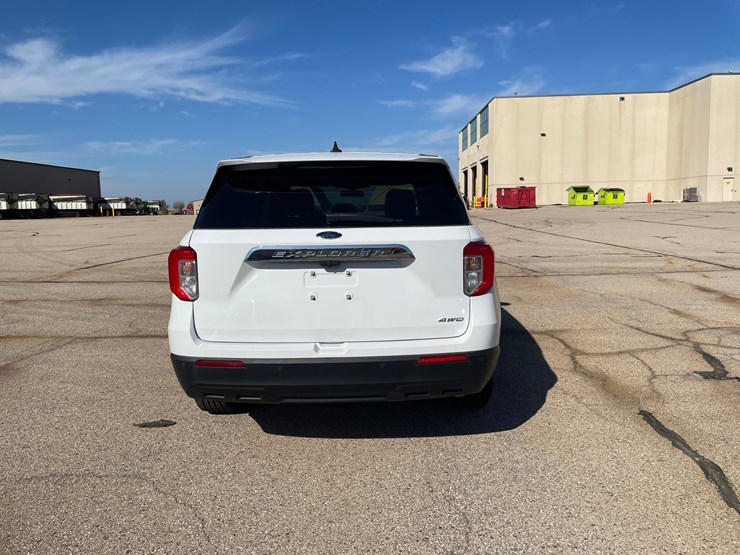 #1529-•-2021-ford-explorer-awd-suv-(has-wi-title)-image-38