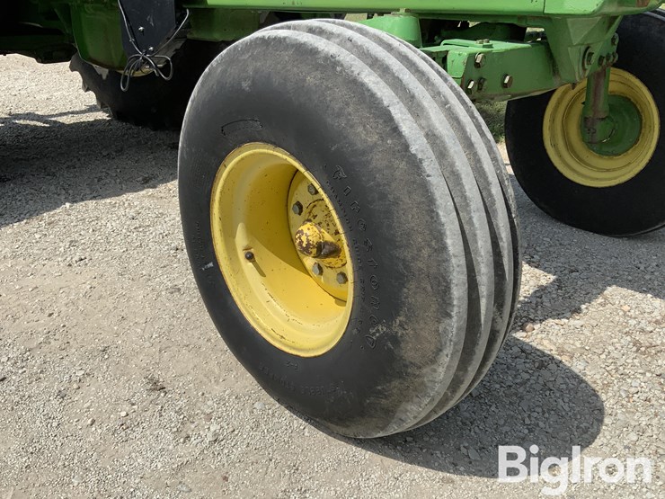 1982-john-deere-4240-2wd-tractor-image-19
