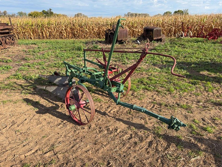 oliver-two-bottom-plow-image-1