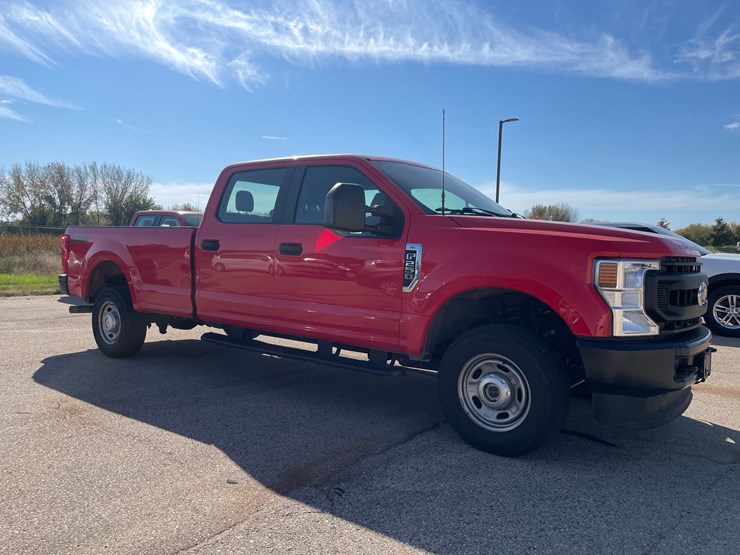 #1523-•-2021-ford-f-250-xl-pickup-truck-(has-wi-title)-image-4