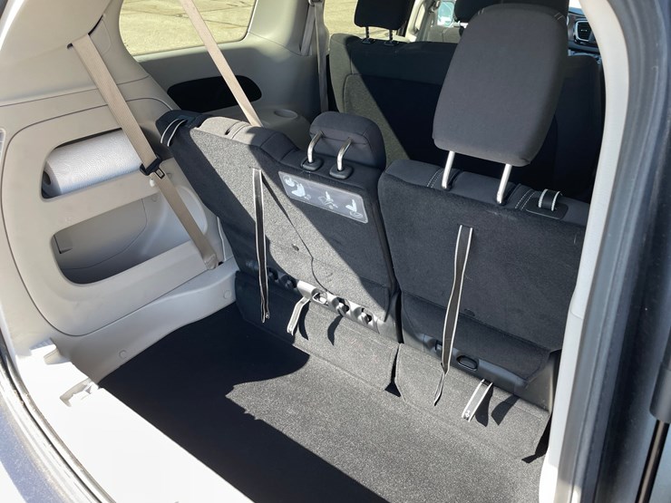 #1519-•-2020-chrysler-voyager-mini-van-(has-wi-title)-image-19