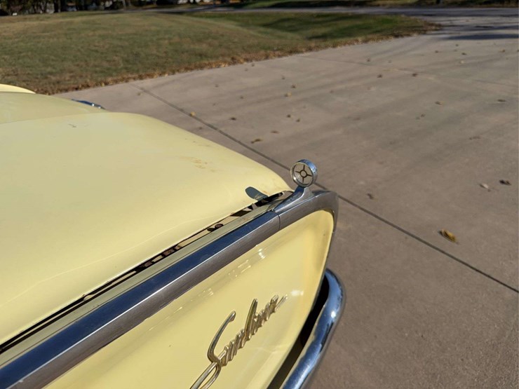 1960-ford-sunliner-image-26