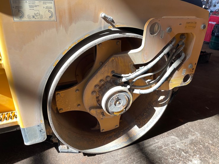 #1537-•-2010-volvo-dd70-vibratory-compactor-image-14