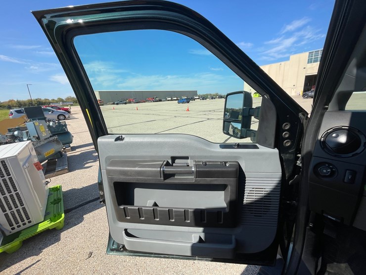 #1532-•-2016-ford-f-450-baby-dump-plow-truck-(has-wi-title)-image-8
