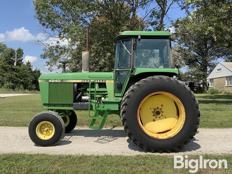 1982-john-deere-4240-2wd-tractor-image-8