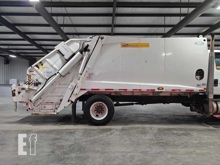 2015-international-durastar-4400-image-20