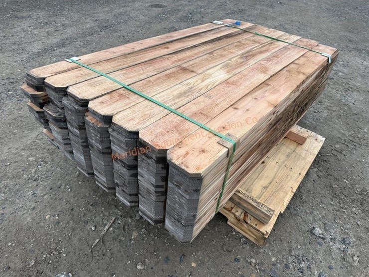 ~189--dog-ear-cedar-fencing-pieces-image-9