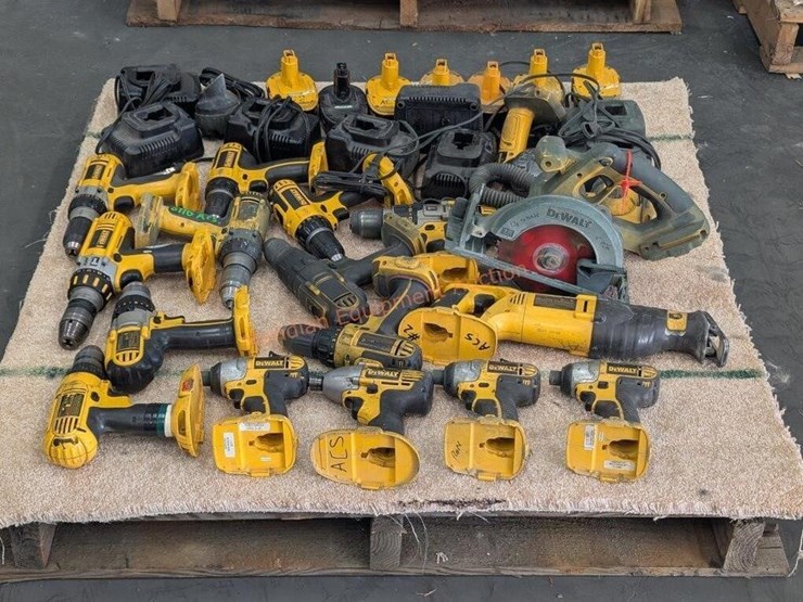 pallet--assorted-dewalt-18v-tools-image-3