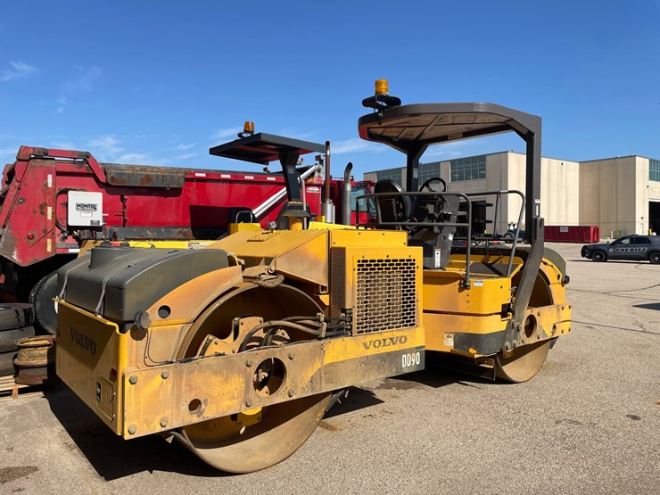 #1509-•-2010-volvo-dd90-vibratory-compactor-image-6