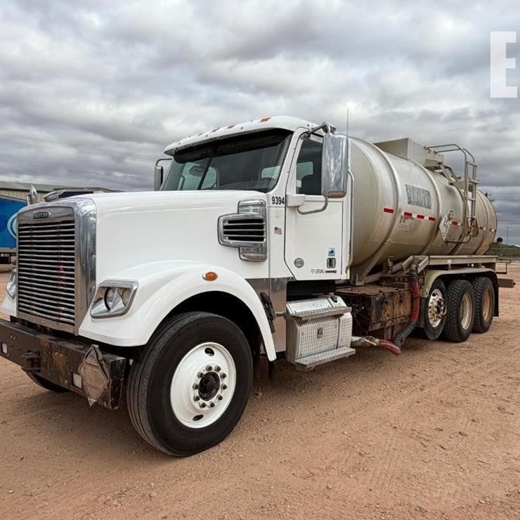 2014 FREIGHTLINER 122SD
