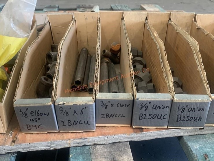 pallet--assorted-pipe-fittings-image-8