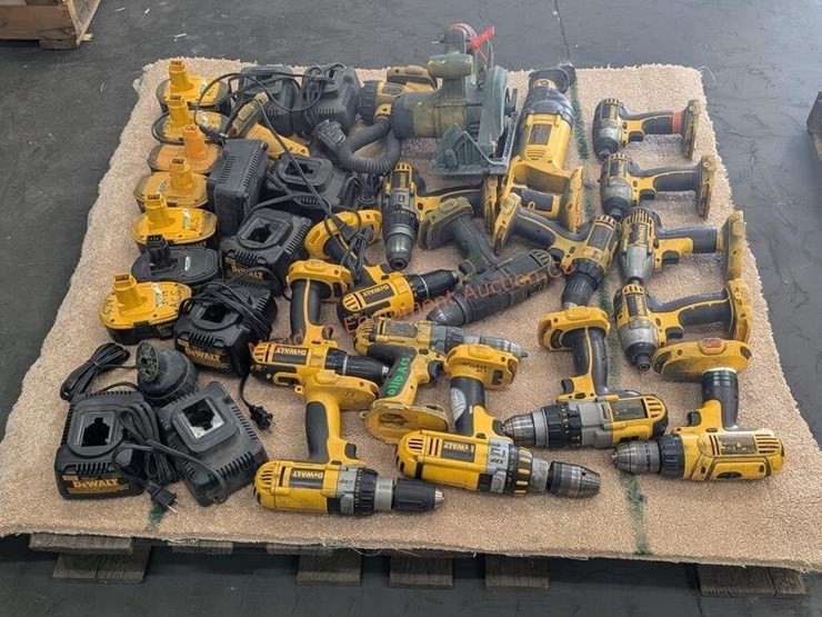 pallet--assorted-dewalt-18v-tools-image-2