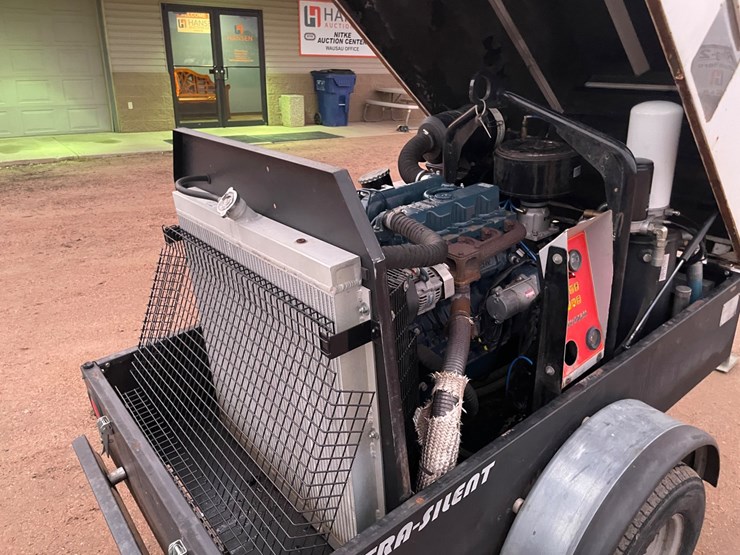 #1089-•-2015-rotair-d-185-t4i-towable-air-compressor-image-17