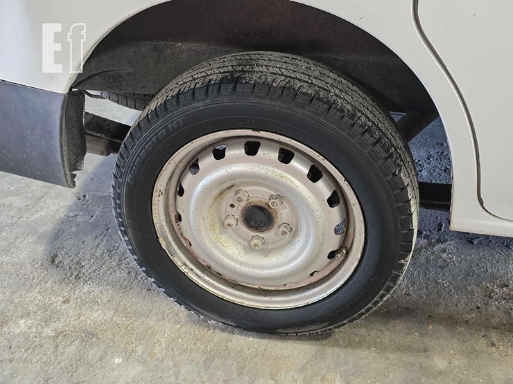 2014-nissan-nv200-image-19