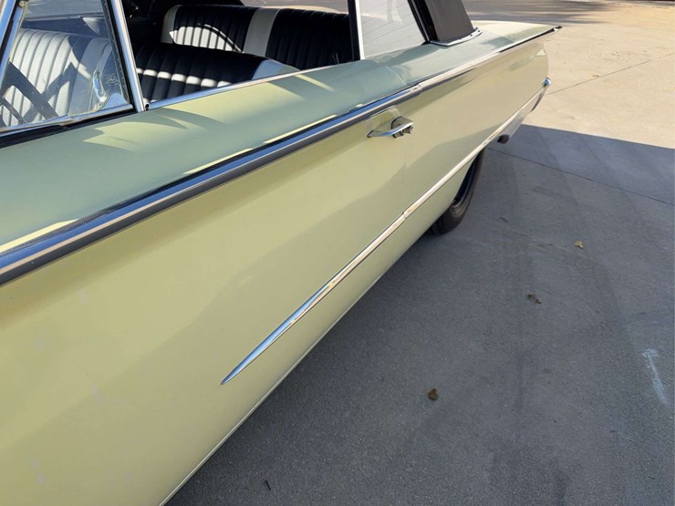 1960-ford-sunliner-image-30