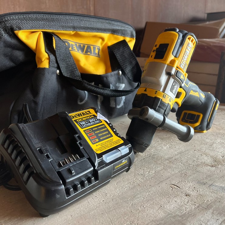 #3413 • DeWalt Cordless 1/2" Hammerdrill