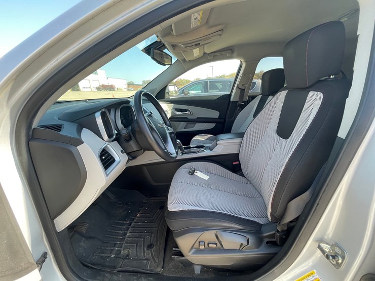 #1530-•-2011-chevy-lt-awd-equinox-suv-(has-wi-title)-image-3