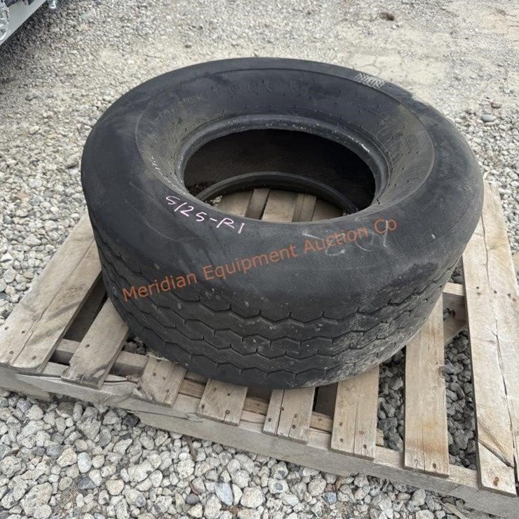 Firestone 36/16R17.5 Tire