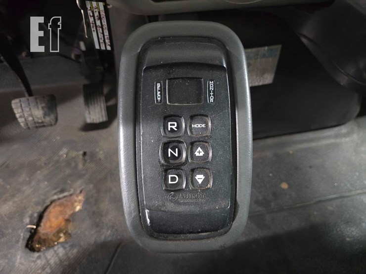 2015-international-durastar-4400-image-14
