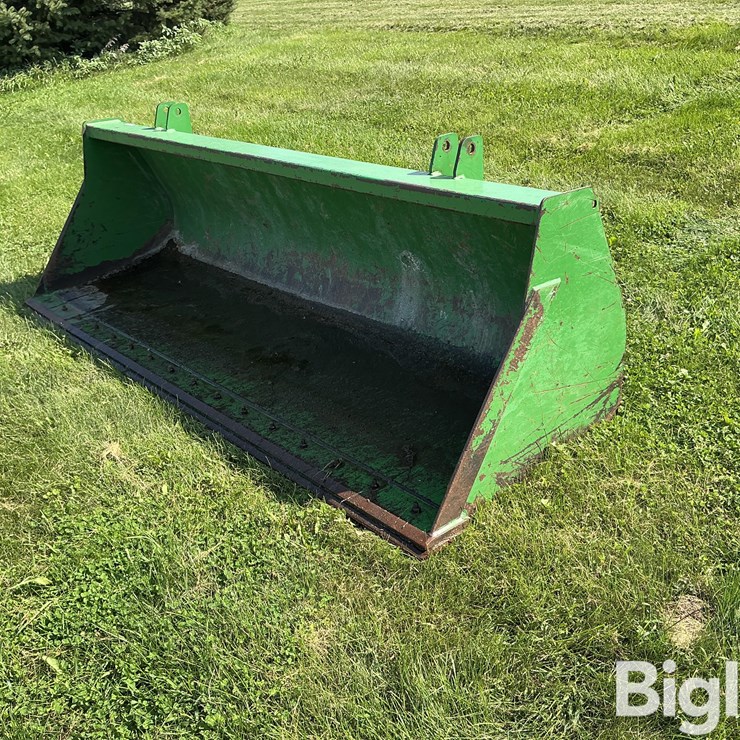 John Deere 8' Loader Bucket