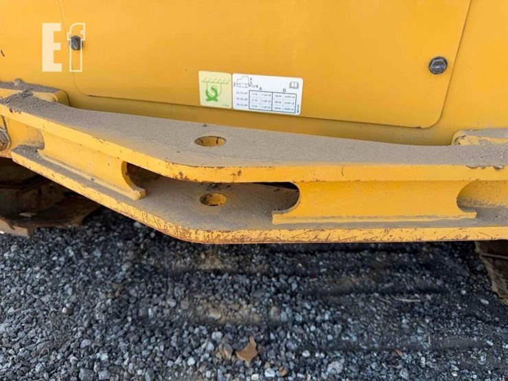2020-caterpillar-d1-image-26