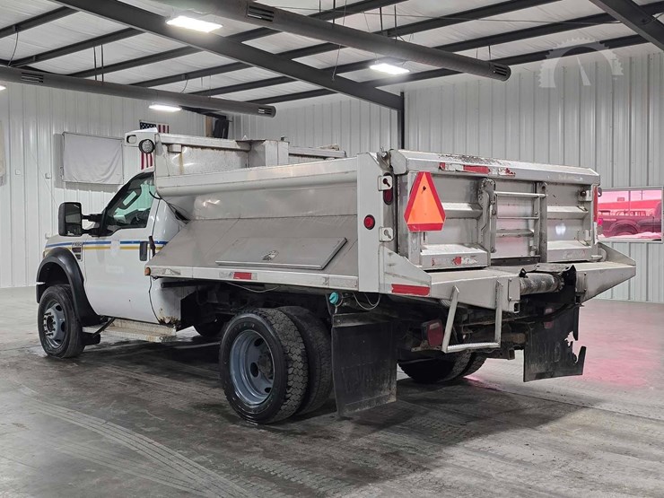 2010-ford-f550-image-4