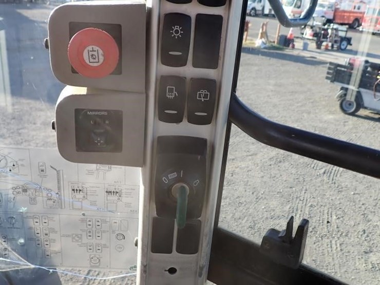 2018-volvo-l90h-wheel-loader-image-23