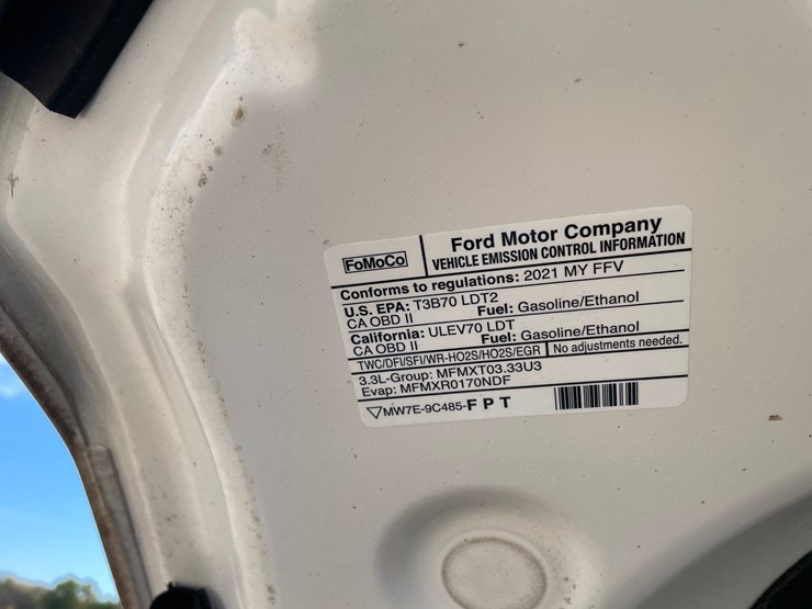 #1528-•-2021-ford-explorer-awd-suv-(has-wi-title)-image-29
