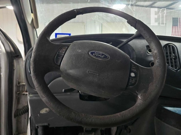 2007-ford-e250-image-10