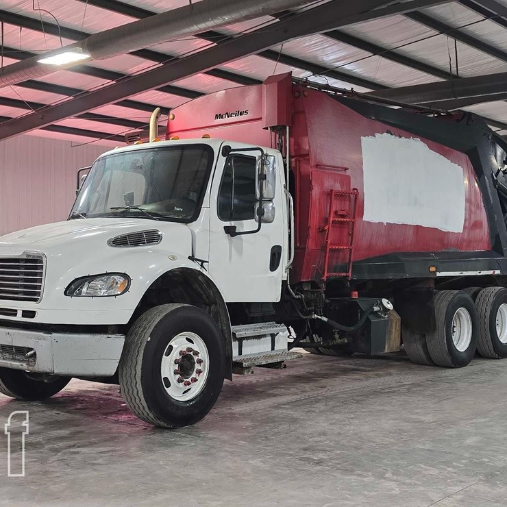 2010 FREIGHTLINER BUSINESS CLASS M2 106
