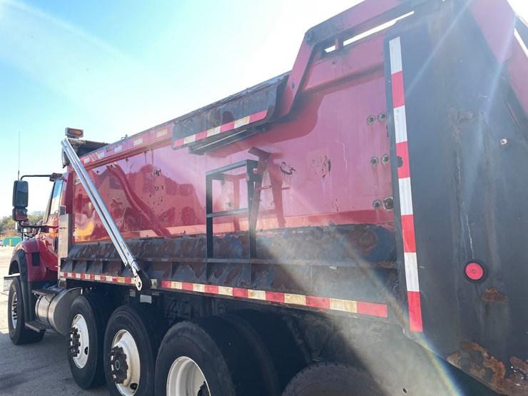 #1502-•-2018-international-7600-quad-axle-dump-truck-(has-wi-title)-with-accessories-image-25