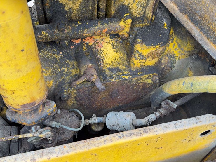 caterpillar-twenty-eight-image-44