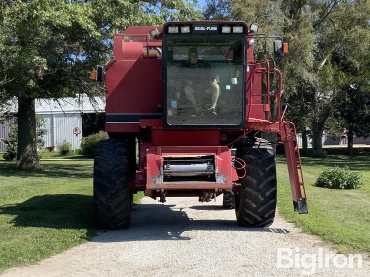 1992-case-ih-1640-2wd-combine-image-2