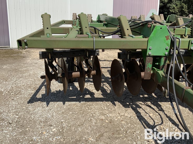 john-deere-712-pull-type-12'-disk-chisel-ripper-image-10