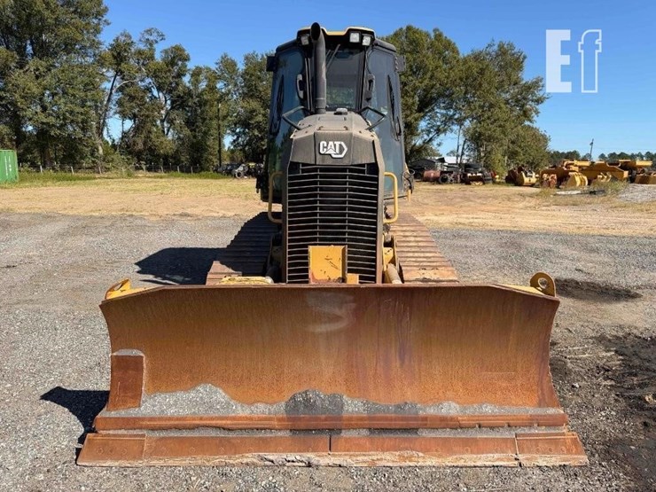 2020-caterpillar-d1-image-7