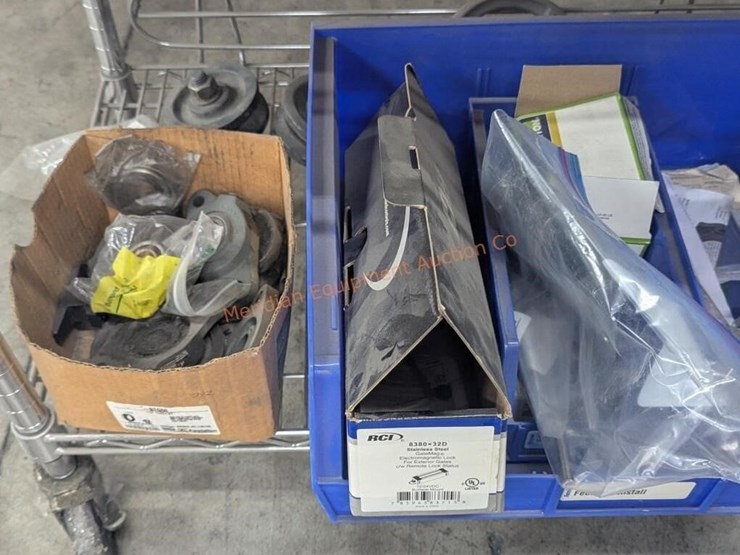 wire-rolling-rack-w/-assorted-shop-supplies-image-22