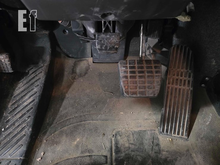 2017-freightliner-business-class-m2-106-6865-image-11